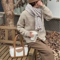 Écharpe Femme Vintage à Motifs Beiges 5 Écharpe Femme Vintage à Motifs Beiges -Vintage Soldes 74768 a7a2ca