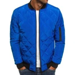 Veste Vintage Style Bomber Matelassé Pour Homme -Vintage Soldes IMG 280224 veste matelassee homme bleuclair portee
