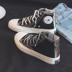 Baskets Vintage Arc-en-ciel -Vintage Soldes baskets vintage arc en ciel noir 40