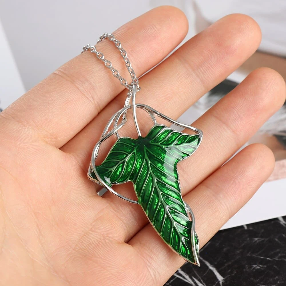 Collier Vintage Argenté Avec Pendentif Feuille Verte 5 Collier Vintage Argenté Avec Pendentif Feuille Verte – Image 5