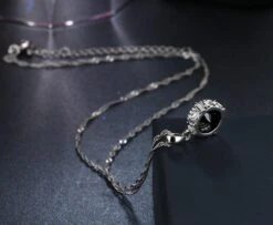 Collier Vintage Avec Pendentif Rond En Cristal Noir -Vintage Soldes collier vintage avec pendentif rond en cristal noir