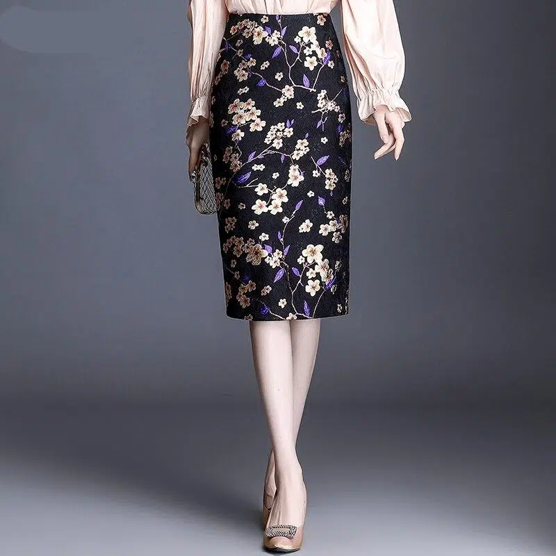 Jupe Droite Vintage De Couleur Noire Imprimée Fleur 1 Jupe Droite Vintage De Couleur Noire Imprimée Fleur
