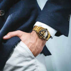 Montre-bracelet Mécanique Modèle Triangle Couleur Or Pour Hommes Avec Sa Boîte -Vintage Soldes montre bracelet mecanique modele triangle couleur or pour hommes avec sa boite 6