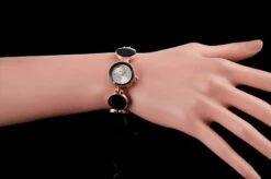 Montre Bracelet Rond Vintage à Quartz Pour Femmes Noir 7 Montre Bracelet Rond Vintage à Quartz Pour Femmes Noir -Vintage Soldes montre bracelet rond vintage a quartz pour femmes rose 13