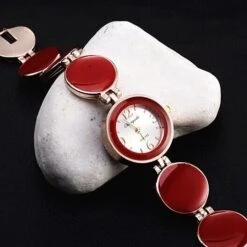 Montre Bracelet Rond Vintage à Quartz Pour Femmes Rouge 7 Montre Bracelet Rond Vintage à Quartz Pour Femmes Rouge -Vintage Soldes montre bracelet rond vintage a quartz pour femmes rose 28