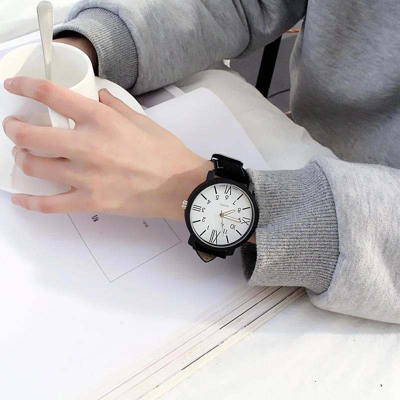 Montre Vintage Avec Cadran Rond 6 Montre Vintage Avec Cadran Rond – Image 6