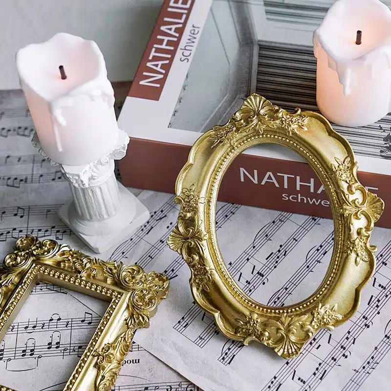 Petit Cadre Photo Doré Style Ancien Avec Ornements 1 Petit Cadre Photo Doré Style Ancien Avec Ornements