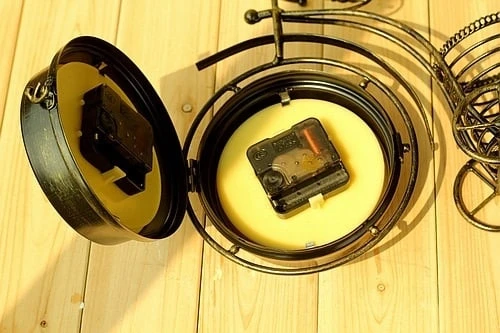 Réveil Forme Bicyclette Rétro En Fer Avec Porte-stylo 6 Réveil Forme Bicyclette Rétro En Fer Avec Porte-stylo – Image 6