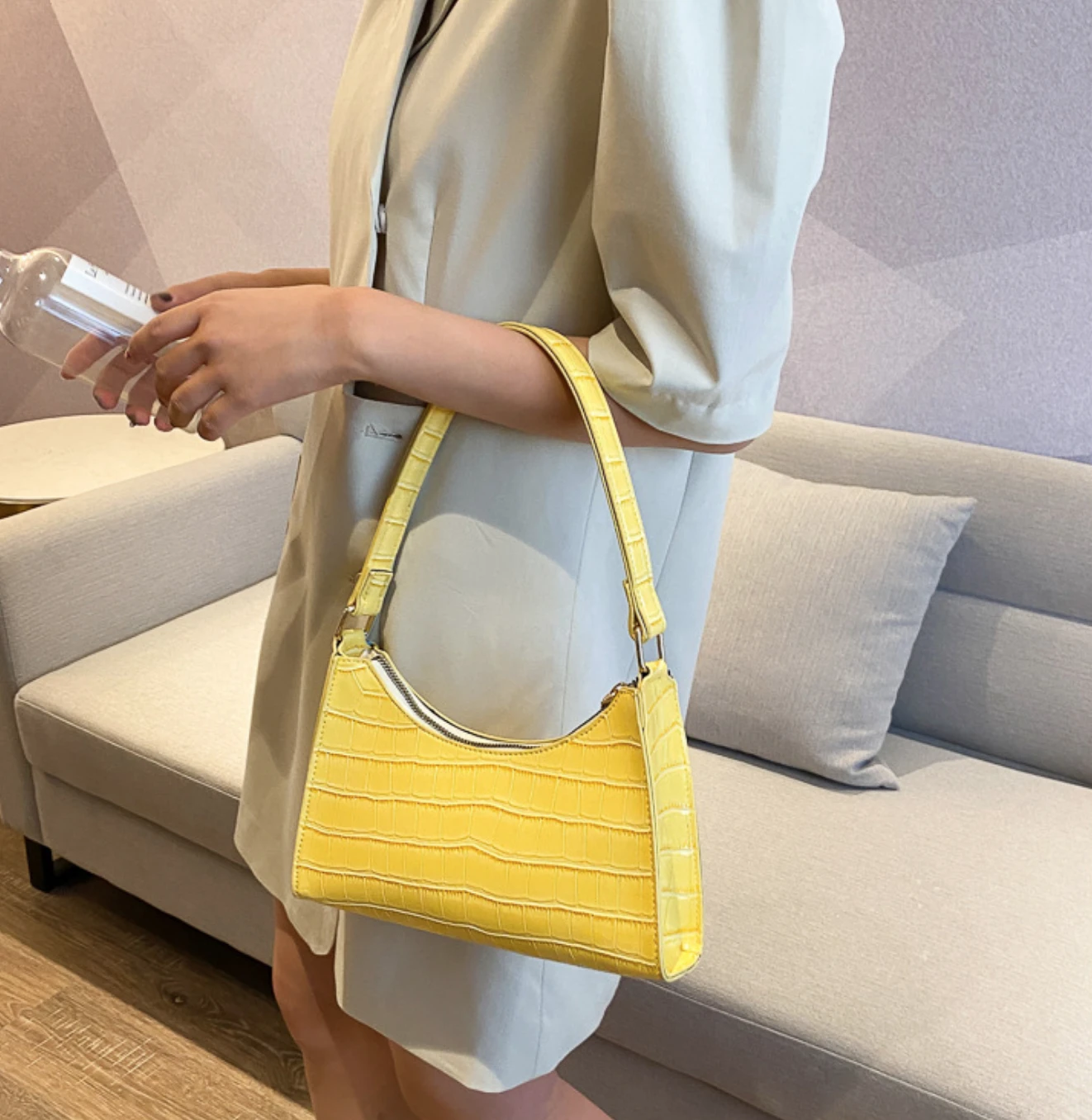 Petit Sac à Main Rétro En Imitation Cuir 6 Petit Sac à Main Rétro En Imitation Cuir – Image 6