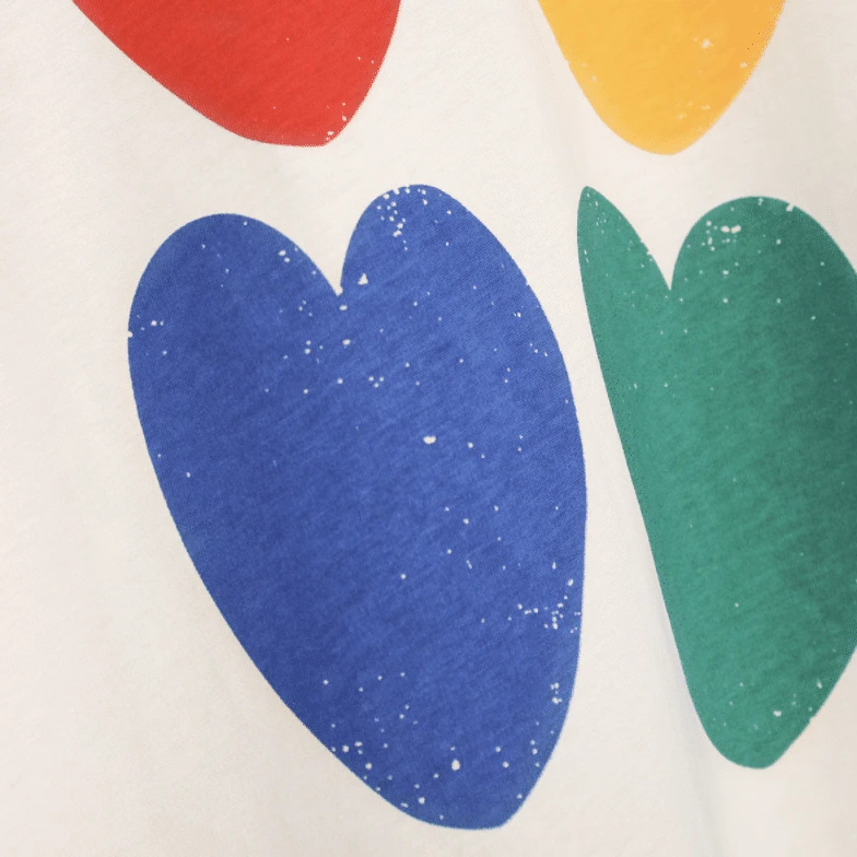 T-shirt Beige En Coton Imprimé Coeurs Vintage Pour Femme 2 T-shirt Beige En Coton Imprimé Coeurs Vintage Pour Femme – Image 2